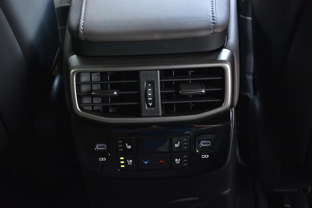 Charging Ports Image - 4426