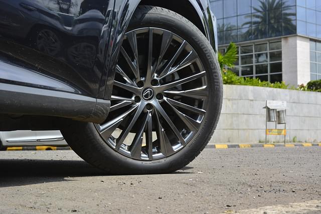 Alloy Wheels Image - 4444