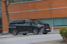 Lexus Lm Front Right Three Quarter