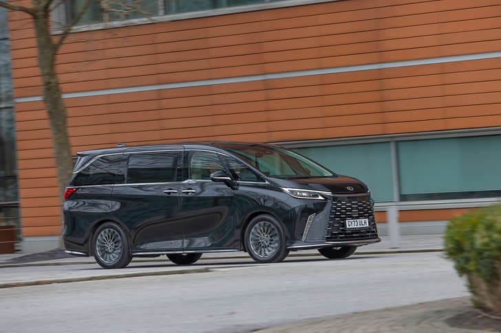 Lexus Lm Front Right Three Quarter