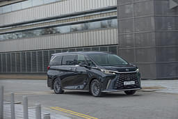 Lexus Lm Front Right Three Quarter