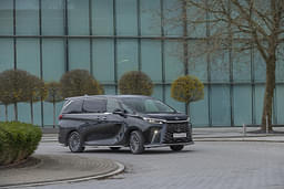 Lexus Lm Front Right Three Quarter