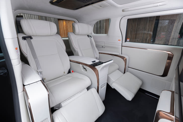 Lexus Lm Second Row Seats