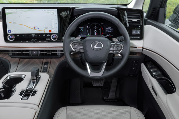Lexus Lm Dashboard