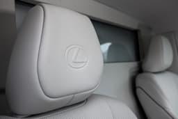 Lexus Lm Color White