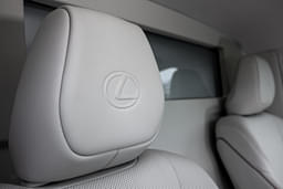 Lexus Lm Color White