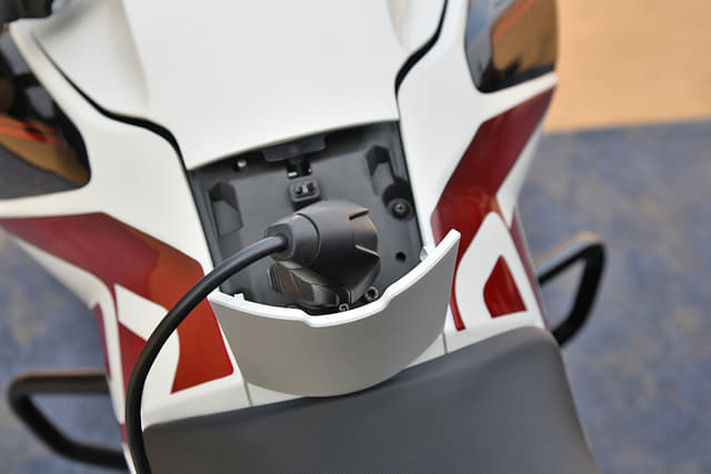 Charging Ports Image - 38574