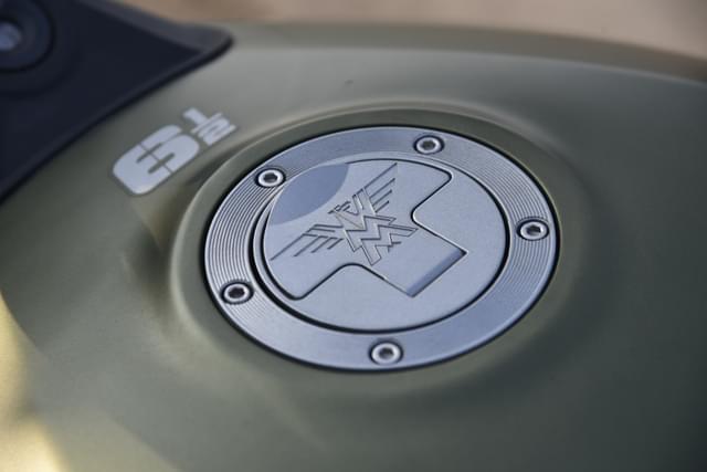 Closed Fuel Lid Image - 25437