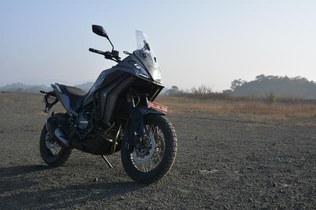 Front Left Three Quarter Image - 25369