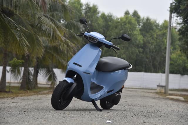 Front Left Three Quarter Image - 25641