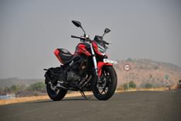 Qj Motor Srk 400 Front Right Three Quarter