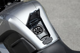 Raptee.hv T30 Open Fuel Lid