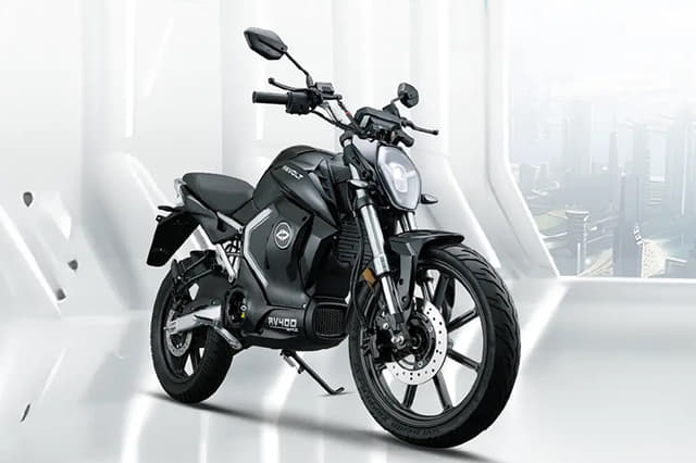 Revolt RV400 BRZ Front Left Three Quarter