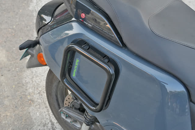 Rear Right Three Quarter Image - 36158