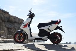 Simple Energy One Front Right Three Quarter