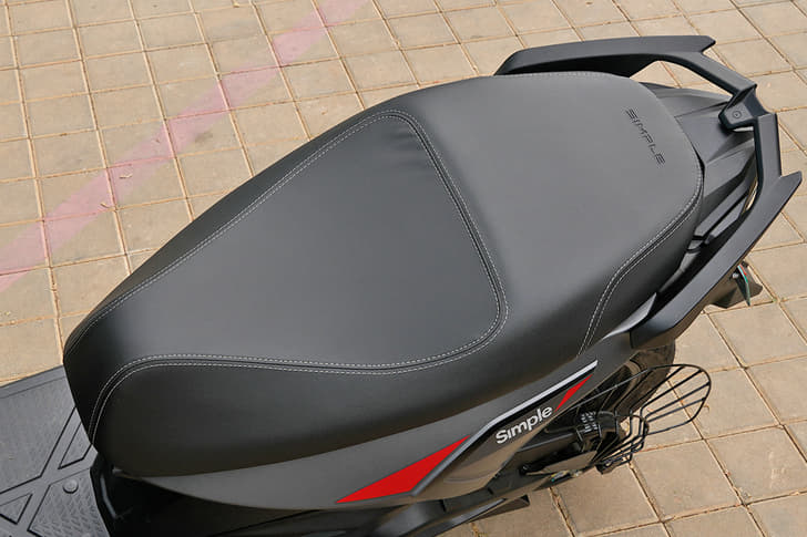 Simple Energy Simple One Color Black, Grey, Red