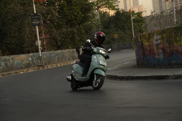 Front Left Three Quarter Image - 27562