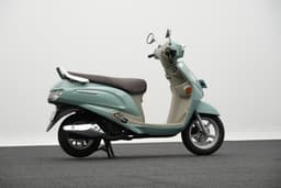 Suzuki Access Front Right Three Quarter