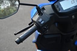 Suzuki Avenis Color Blue