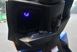 Suzuki Avenis Color Blue