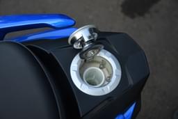 Suzuki Avenis Color Blue