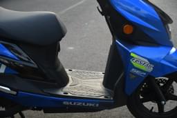 Suzuki Avenis Color Blue
