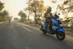 Suzuki Avenis Front Left Three Quarter