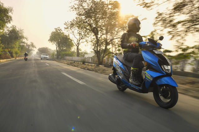 Front Left Three Quarter Image - 27987