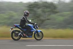 Suzuki Gixxer 250 Front Right Three Quarter