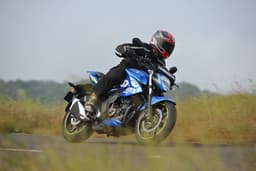 Suzuki Gixxer 250 Front Right Three Quarter