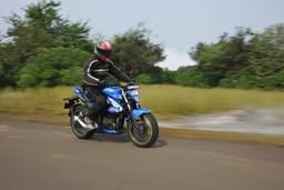 Suzuki Gixxer 250 Front Right Three Quarter