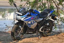 Suzuki Gixxer Sf 250 Front Right Three Quarter