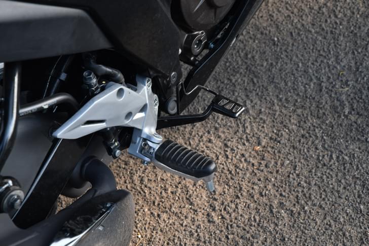 Suzuki Gixxer Sf 250 Color Black, Silver