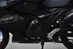 Suzuki Gixxer Sf Color Black