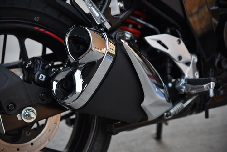Color Black, Chrome
