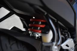 Suzuki Gixxer Sf Color Red