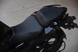 Suzuki Gixxer Sf Color Black