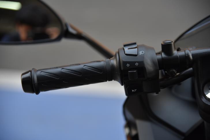 Suzuki Gixxer Sf Color Black