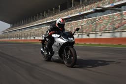 Suzuki Gixxer Sf Front View