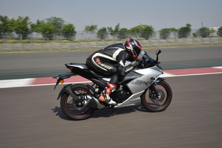 Suzuki Gixxer Sf Front Right Three Quarter