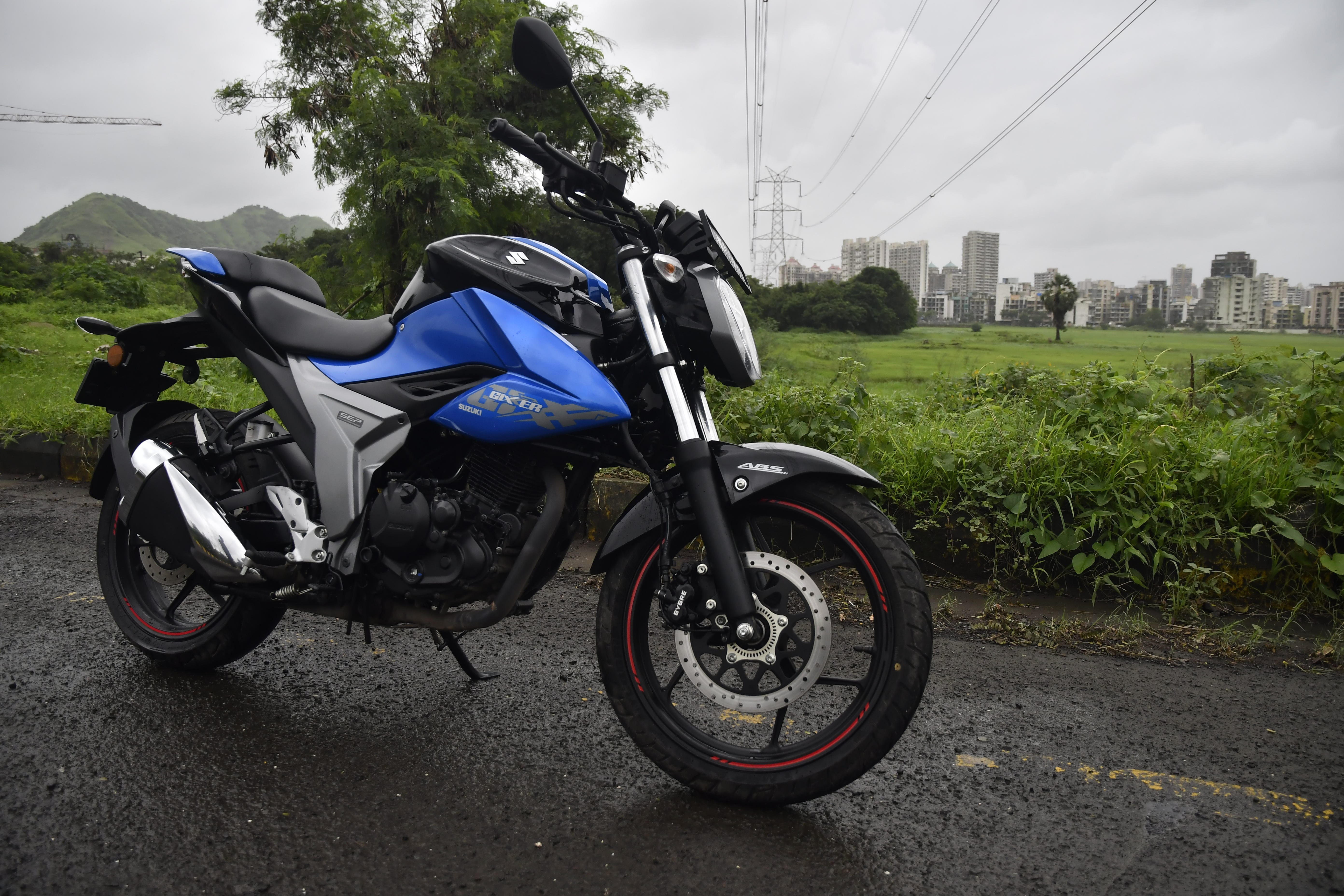Suzuki Gixxer Price, Images, Features, Mileage, Colours Reviews