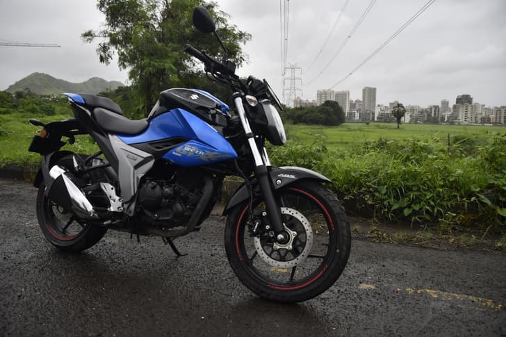 Suzuki Gixxer Images