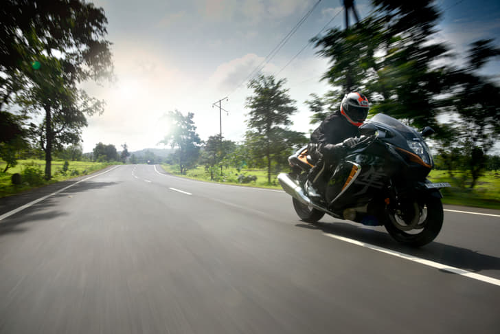 Suzuki Hayabusa Front Left Three Quarter