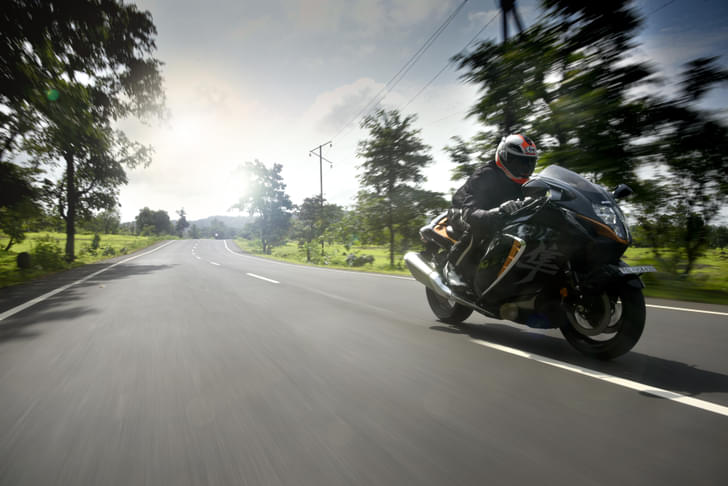 Suzuki Hayabusa Front Left Three Quarter