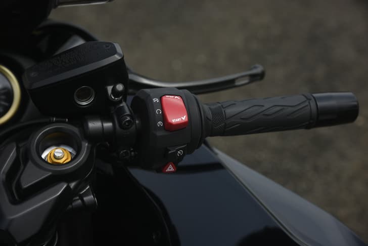 Suzuki Hayabusa Color Black