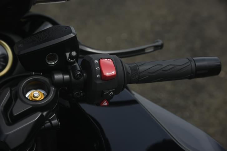 Suzuki Hayabusa Color Black