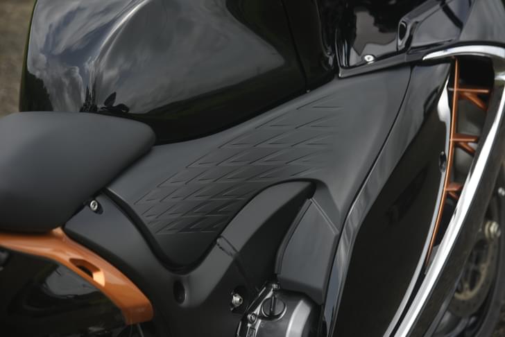 Suzuki Hayabusa Color Black