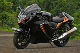 Suzuki Hayabusa Front Right Three Quarter