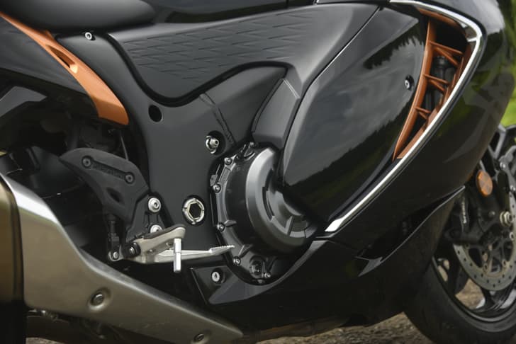 Suzuki Hayabusa Color Black