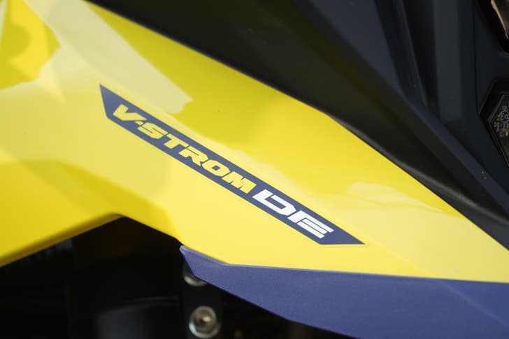Color Yellow